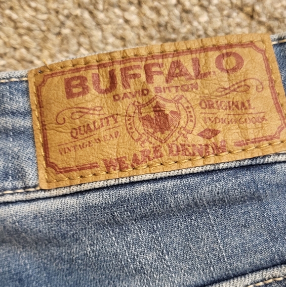 Denim short shorts, Buffalo size 31 - Picture 4 of 4